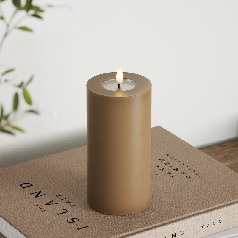 Deluxe Homeart LED Pillar candle Ø 7.5 x 15 cm Caramel