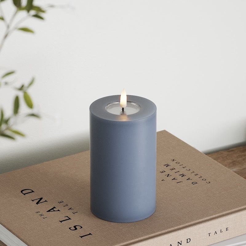 Deluxe Homeart LED Pillar candle Ø 7.5 x 12.5 cm Ice Blue
