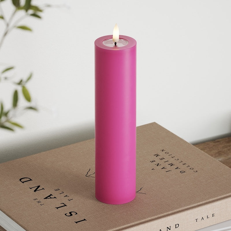 Deluxe Homeart LED Pillar candle Ø 5 x 20 cm Magenta